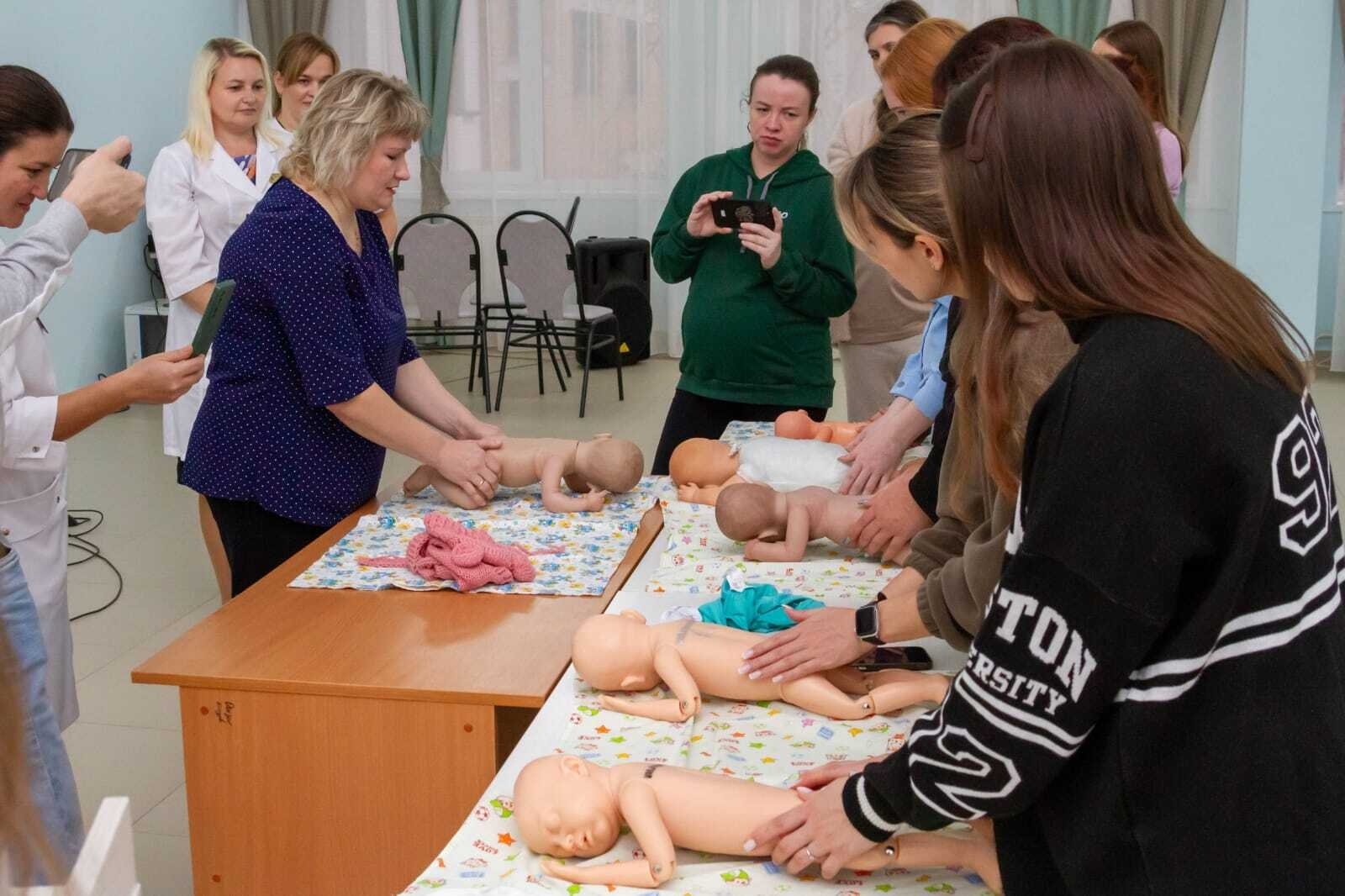 Встреча с беременными и их семьями в Городской клинической больнице святого апостола Андрея Первозванного